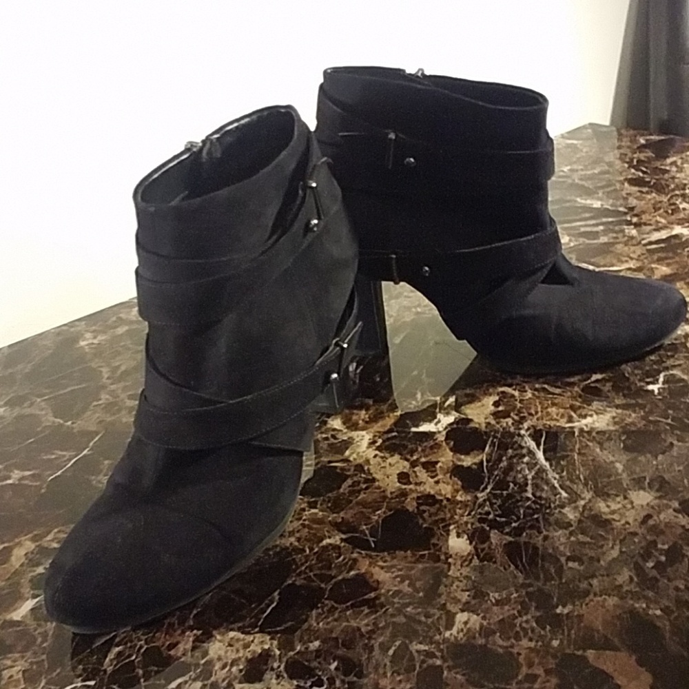 Sam & Libby booties - Picture 3 of 7